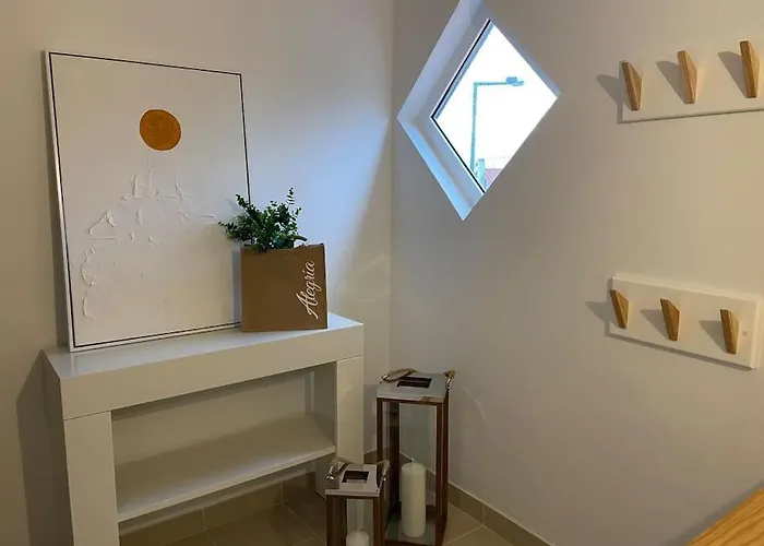 Alegria #1 - Steps To The Ocean!